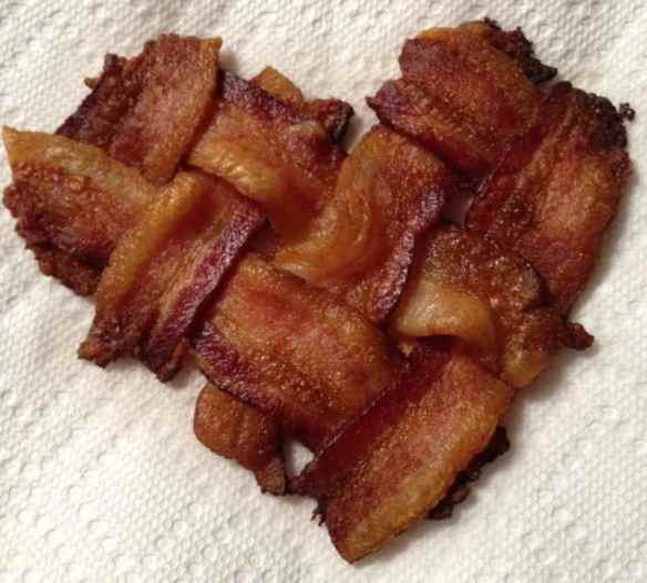 bacon-heart_custom-78cbdeeed2f6356fb6f9496c790b29a609a1fdec-s6-c30