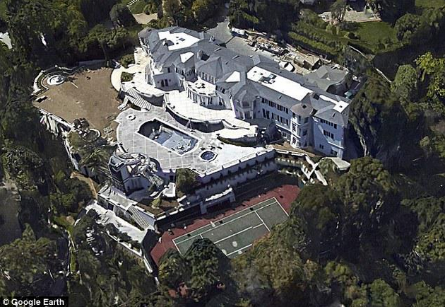 The $65 million dollar Bel Air Estate that Mr. Wynn passed over for the one he now sold after owning it for six months. 
