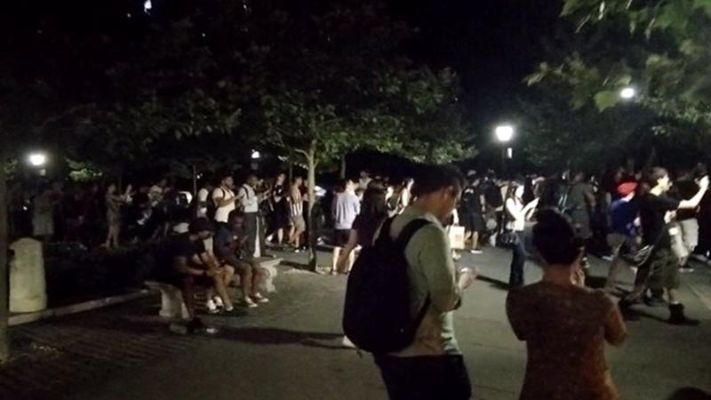 Mob of Pokémon Go players in NYC's Central Park.