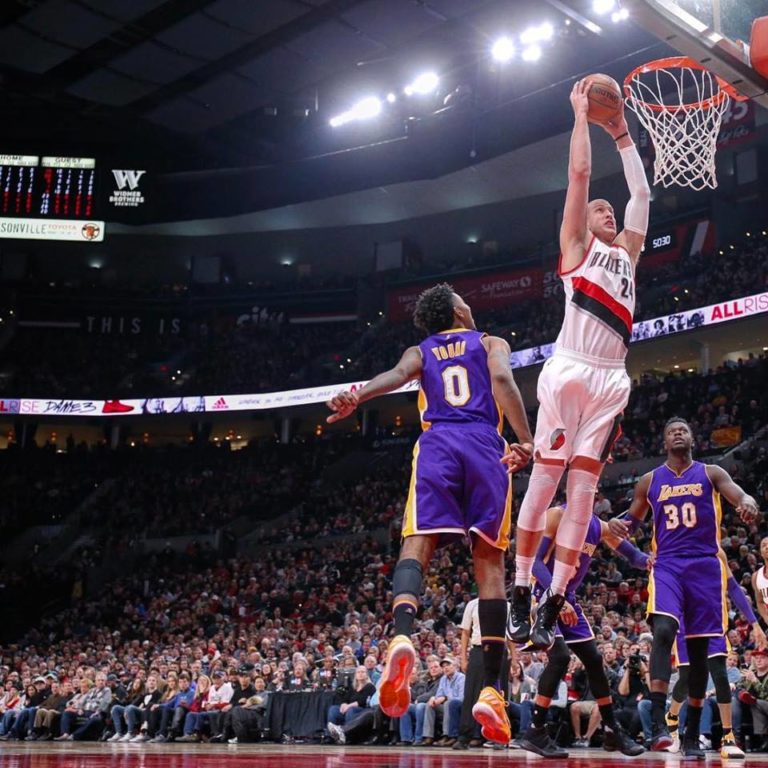 Lakers Hold On To Beat Bucks 122-114
