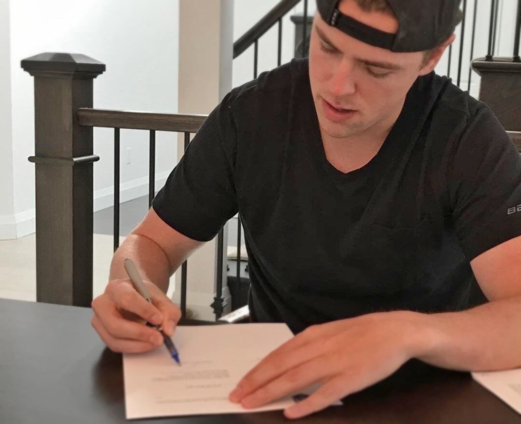 Pearson agrees to extend his contract with Los Angeles through the 2020-21 season (photo: @LAKingsPR)