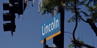 Blue Bus Gets Own Lane On Lincoln Boulevard