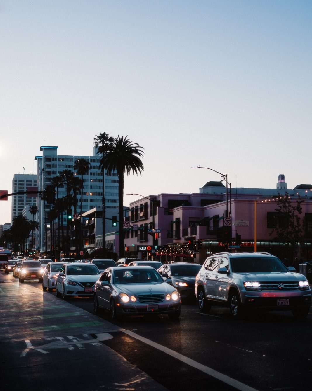 austin-poon-lVNcg_lyRTY-unsplash Cars driving in Santa Monica.