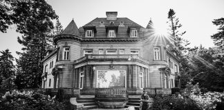 Prince Harry And Meghan Markle Shopping For Homes