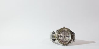 Man Robbed Of Watch In Roxbury Park