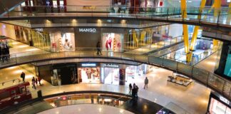 Mob Commits Smash-And-Grab Robbery At Westfield Mall