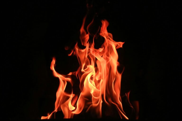 LAFD Valley Bureau Extinguishes Town House Fire
