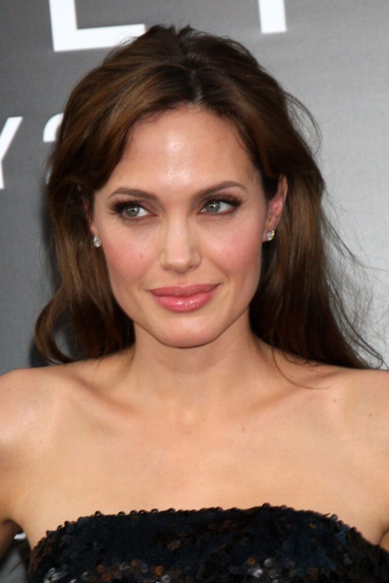Trespasser Arrested In Neighborhood Of Actress Angelina Jolie