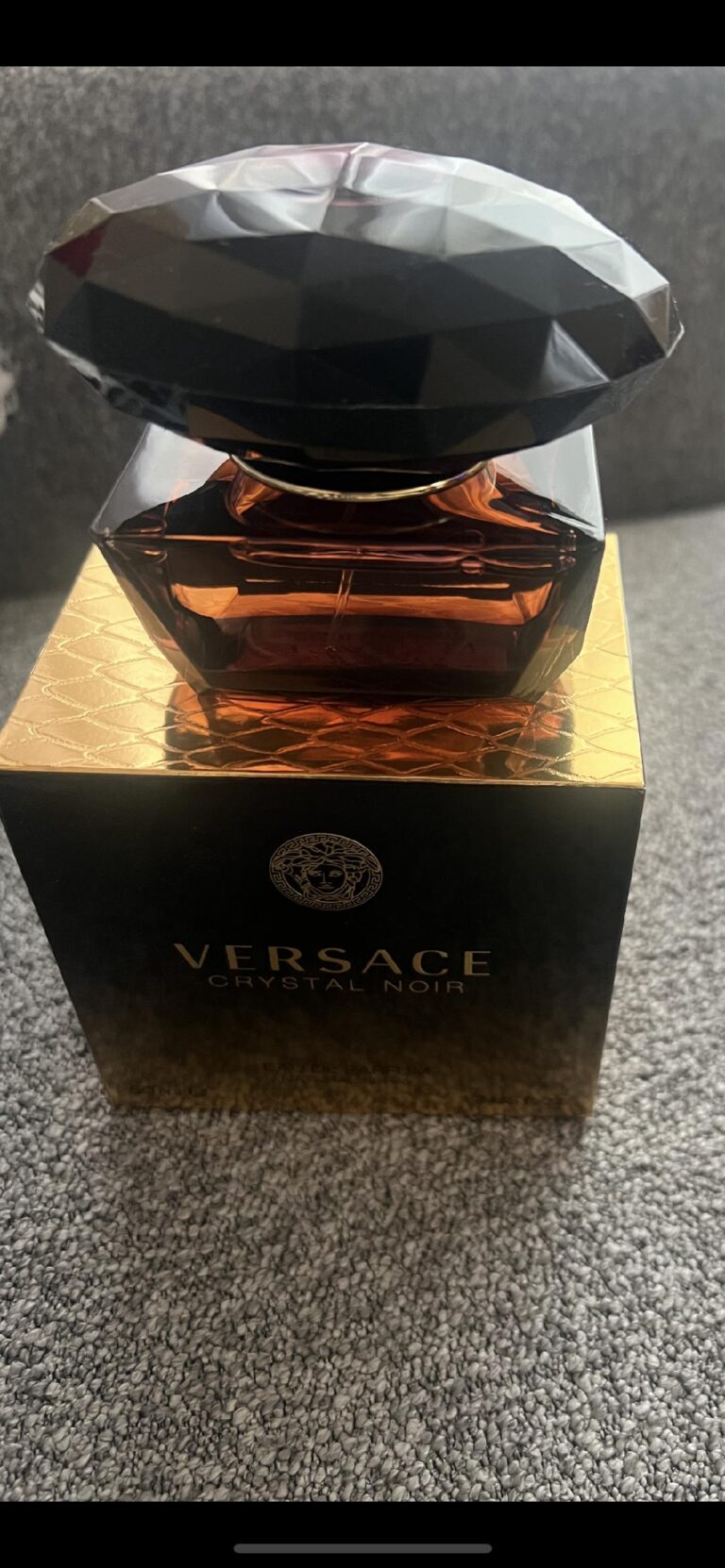 Celebrities And Perfumes!