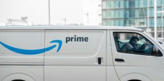 Amazon Driver Delivers Unexpected Package In Woodland Hills