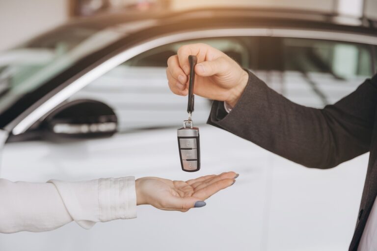 What Every Tourist Should Know About Renting A Car In Abu Dhabi