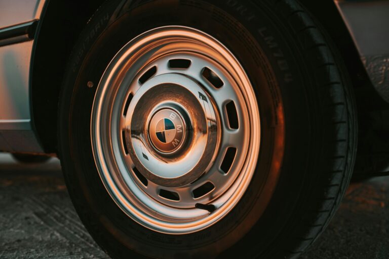 Thieves Rob Jewelry Designer, Slash His Tires