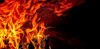 LAFD Battle Garage Fire In Pacific Palisades