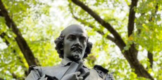 Shakespeare In The Park Hosts Pride Nite