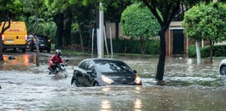 Streets Flood Rapidly From Water Main Break In Studio City