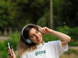 Dance Quest Brings Silent Disco Hiking To Griffith Park