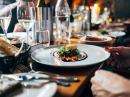 Handling Bad Service At A Restaurant